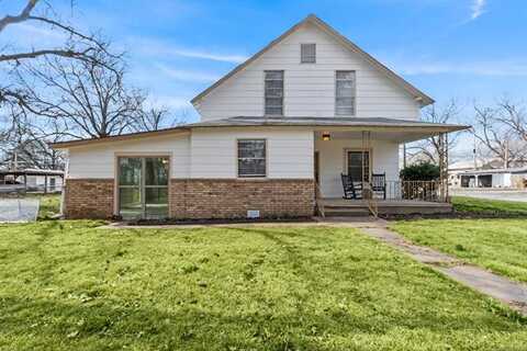 700 S Hughes Avenue, Morris, OK 74445