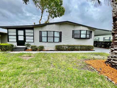 351 Country Meadows Blvd, Plant City, FL 33565