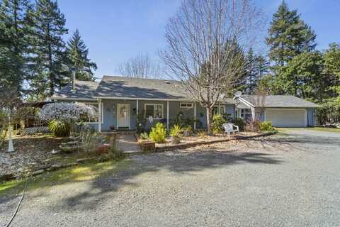 1689 Pleasant Valley Road, Merlin, OR 97532