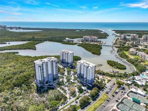 425 Cove Tower DR, NAPLES, FL 34110