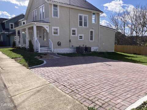 102 Oak Street, Bristol, VA 24201