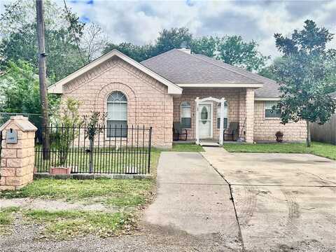 1407 Cristina St, Alice, TX 78332