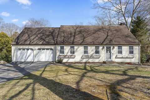 10 Stone Cliff Drive, East Lyme, CT 06357