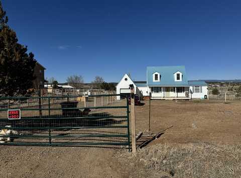 26 V Hill Road SE, Edgewood, NM 87015