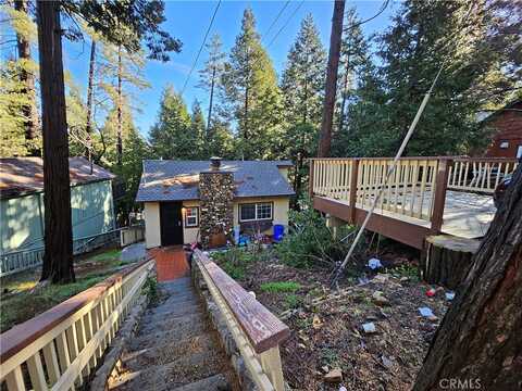 775 Woodland Road, Crestline, CA 92325