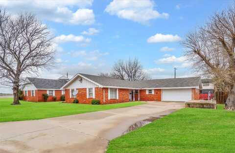 421 W Madison Street, Mangum, OK 73554