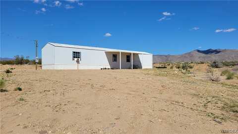 3676 N Avra Road, Golden Valley, AZ 86413