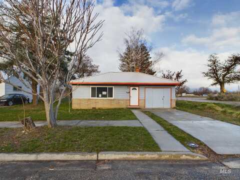 423 Maple Ave, Emmett, ID 83617