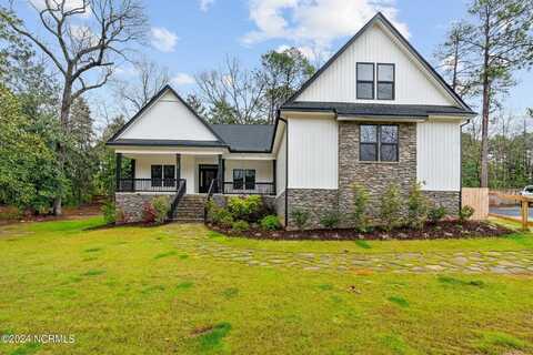 165 Riding Lane, Southern Pines, NC 28387