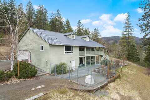 16445 Meadows Road, White City, OR 97503