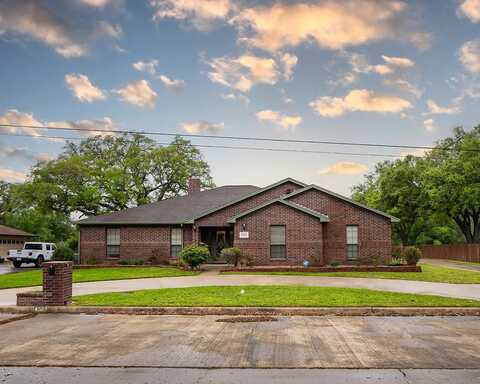 4908 Magnolia, Bay City, TX 77414