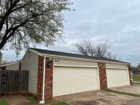 927 Swan Lake Court, Edmond, OK 73003