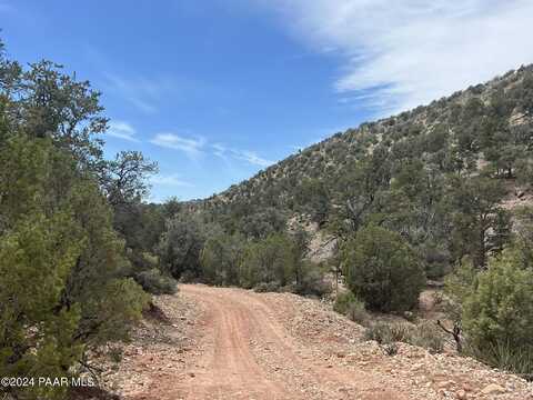 429 Wrong Way, Ash Fork, AZ 86320