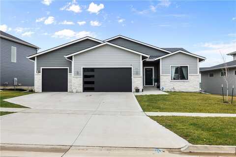 913 Orchard Hills Drive, Norwalk, IA 50211