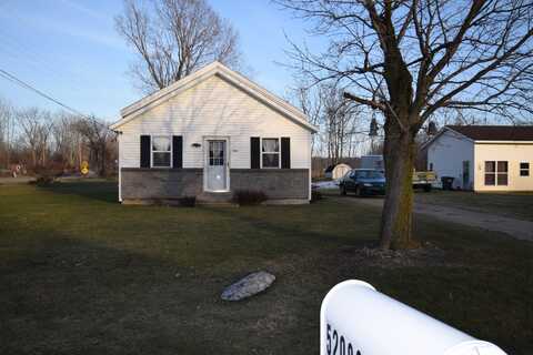 52083 County Road 687, Hartford, MI 49057