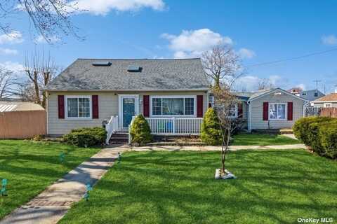 308 Muncy Street, Lindenhurst, NY 11757