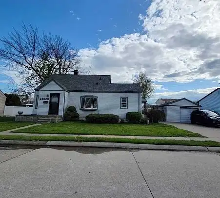 Pleasant, SAINT CLAIR SHORES, MI 48080