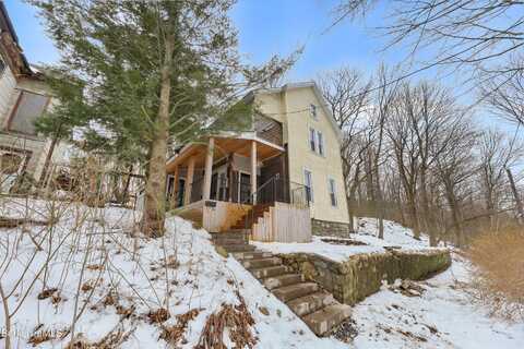 4 Lamoureaux Place, North Adams, MA 01247