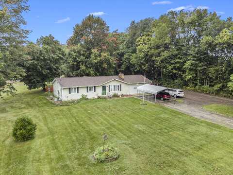 67608 Maple Road, Constantine, MI 49042