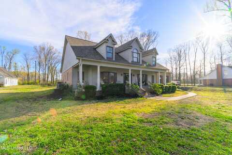 28 Oak Grove Drive, Byhalia, MS 38611