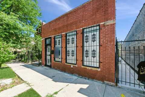 2141 N Laramie Avenue, Chicago, IL 60639