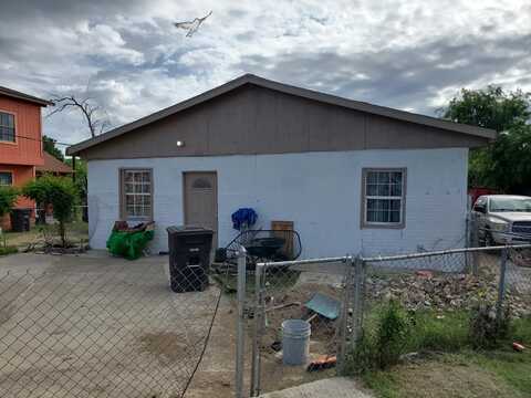 992 Calle Frente, Eagle Pass, TX 78852