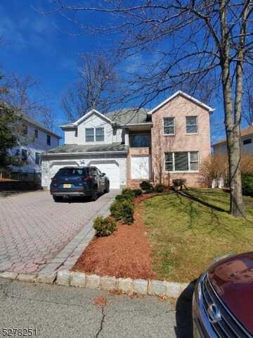 11 Nutting Rd, Whippany, NJ 07950