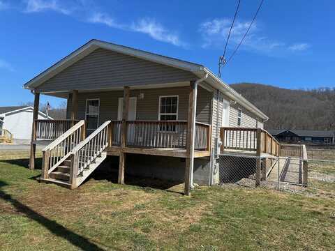 206 Twenty Second St, Rainelle, WV 25962