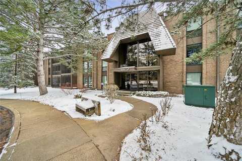 6115 Lincoln Drive, Edina, MN 55436