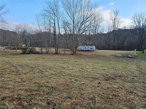 76 Tiffany Lane, Elizabeth, WV 26143