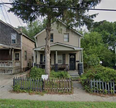 14917 darwin Avenue, Cleveland, OH 44110