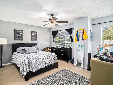 Luxbury, TAMPA, FL 33614