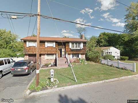 32Nd, WYANDANCH, NY 11798