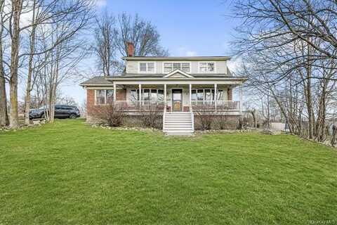 98 North Road, Lloyd, NY 12528