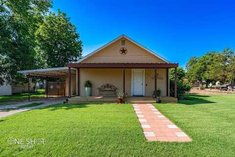 420 W D Street, Munday, TX 76371