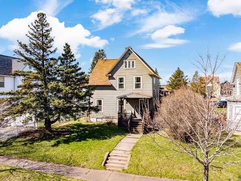 713 3rd Ave, Two Harbors, MN 55616
