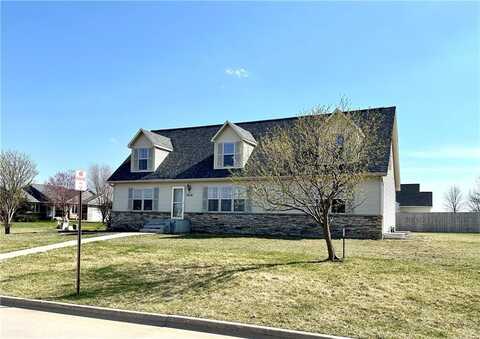 1406 W Mills Street, Winterset, IA 50273