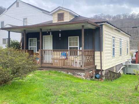 1407 5th Ave, Williamson, WV 25661