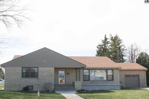 1009 Manor Rd, Pratt, KS 67124