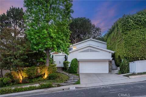 2445 Banyan Drive, Los Angeles, CA 90049