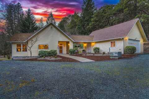 780 Pinecrest Drive, Grants Pass, OR 97526