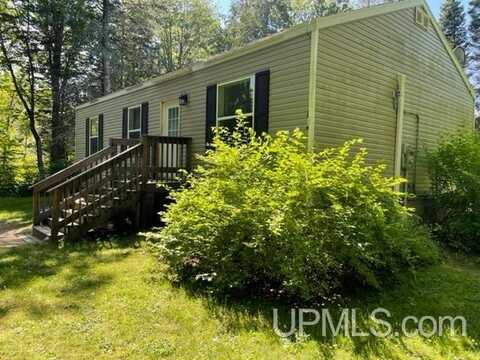 402 green garden, Marquette, MI 49855