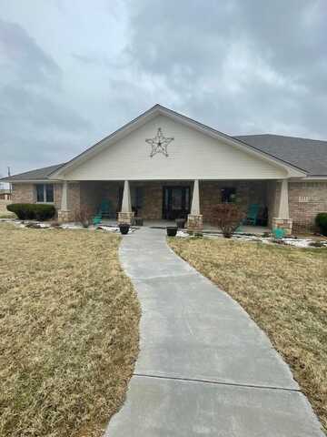 211 Mackenzie Avenue, Stinnett, TX 79083