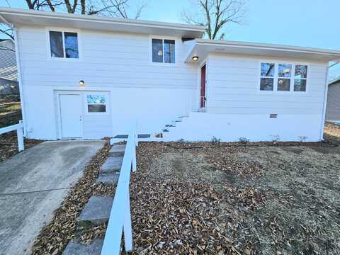 706 Woods Dr, Chattanooga, TN 37411