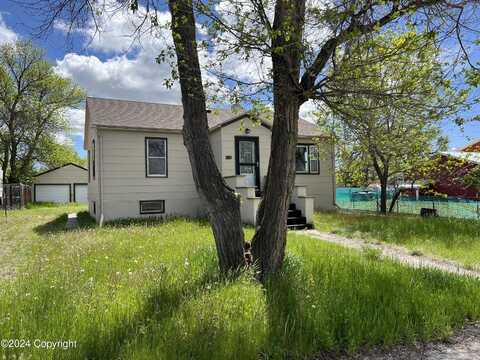 816 Holly Ave -, Upton, WY 82730