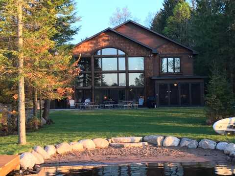 3680 HEMLOCK LN, Eagle River, WI 54521