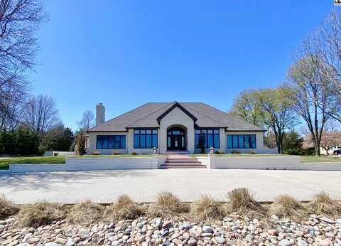 3507 Inverness Rd, Hutchinson, KS 67502