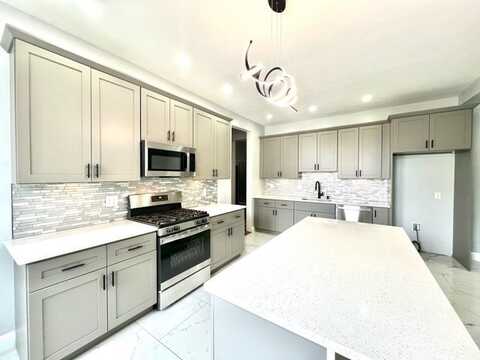 20 Elm Hill Park, Boston, MA 02121