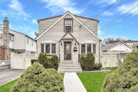 1546 Rosser Avenue, Elmont, NY 11003