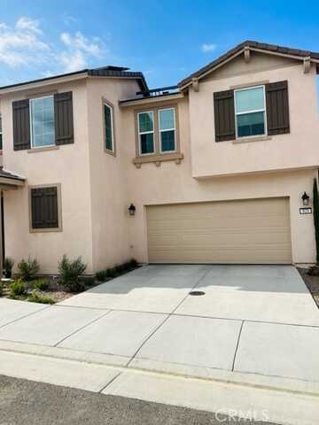 925 Helena, Lake Elsinore, CA 92530